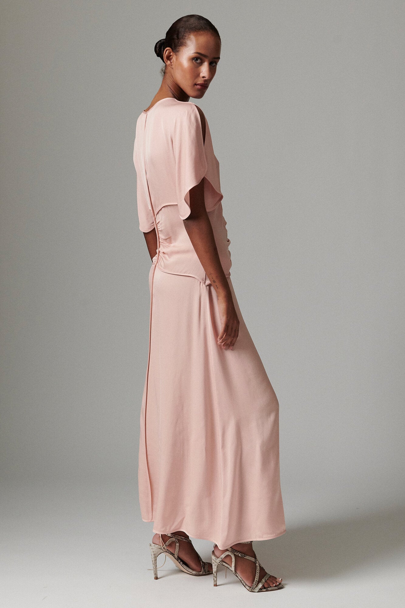 Gigi Matte Crepe kjole - Rose Smoke